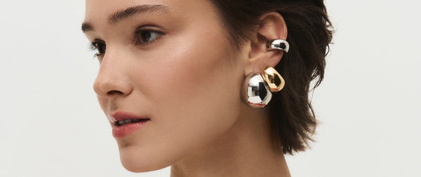 Dark Academia i Modern Academia – jak nosić biżuterię w stylu akademickim?