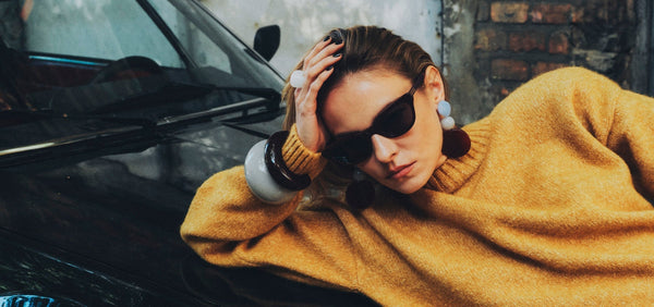 Jak bezpiecznie kupować biżuterię online i unikać oszustów? Poradnik na udane zakupy