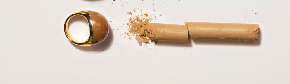 Jakie dodatki i ubrania w kolorze Mocha Mousse?