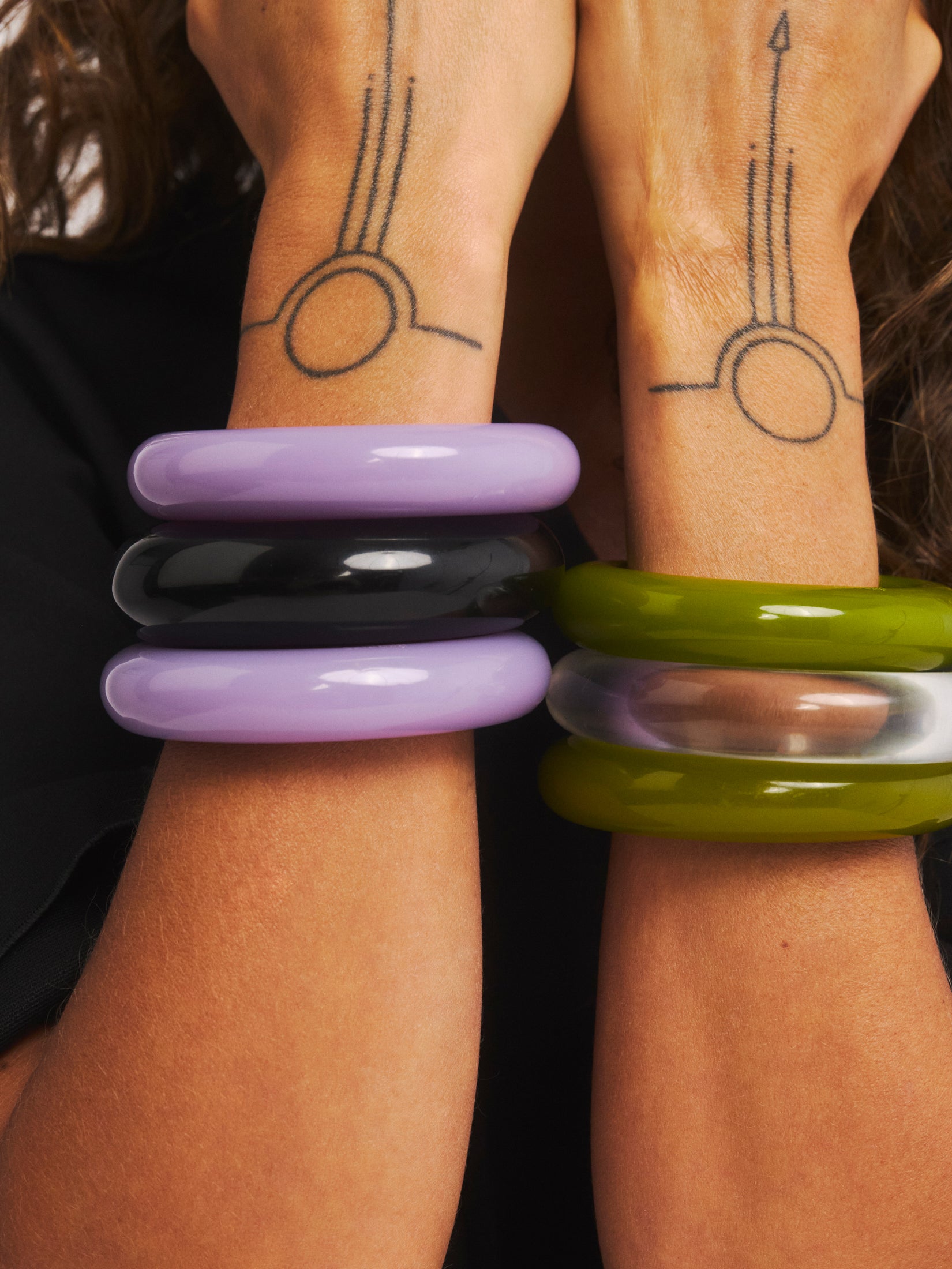 Bracelet rigide en résine lavande 5