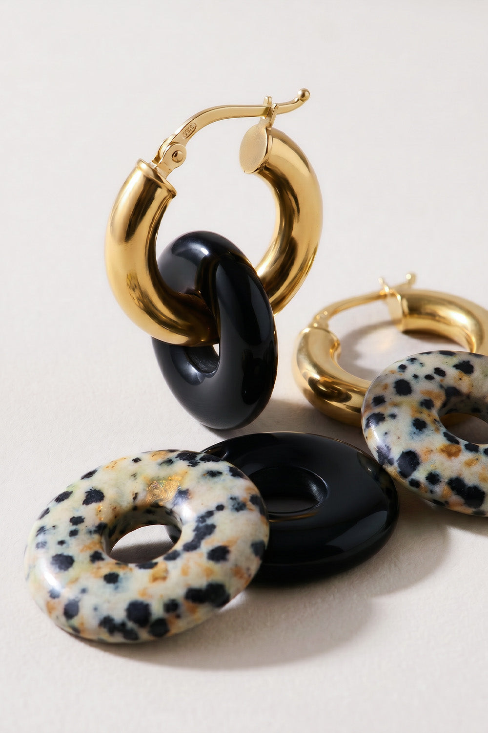 Gold-plated earrings with interchangeable stones 4
