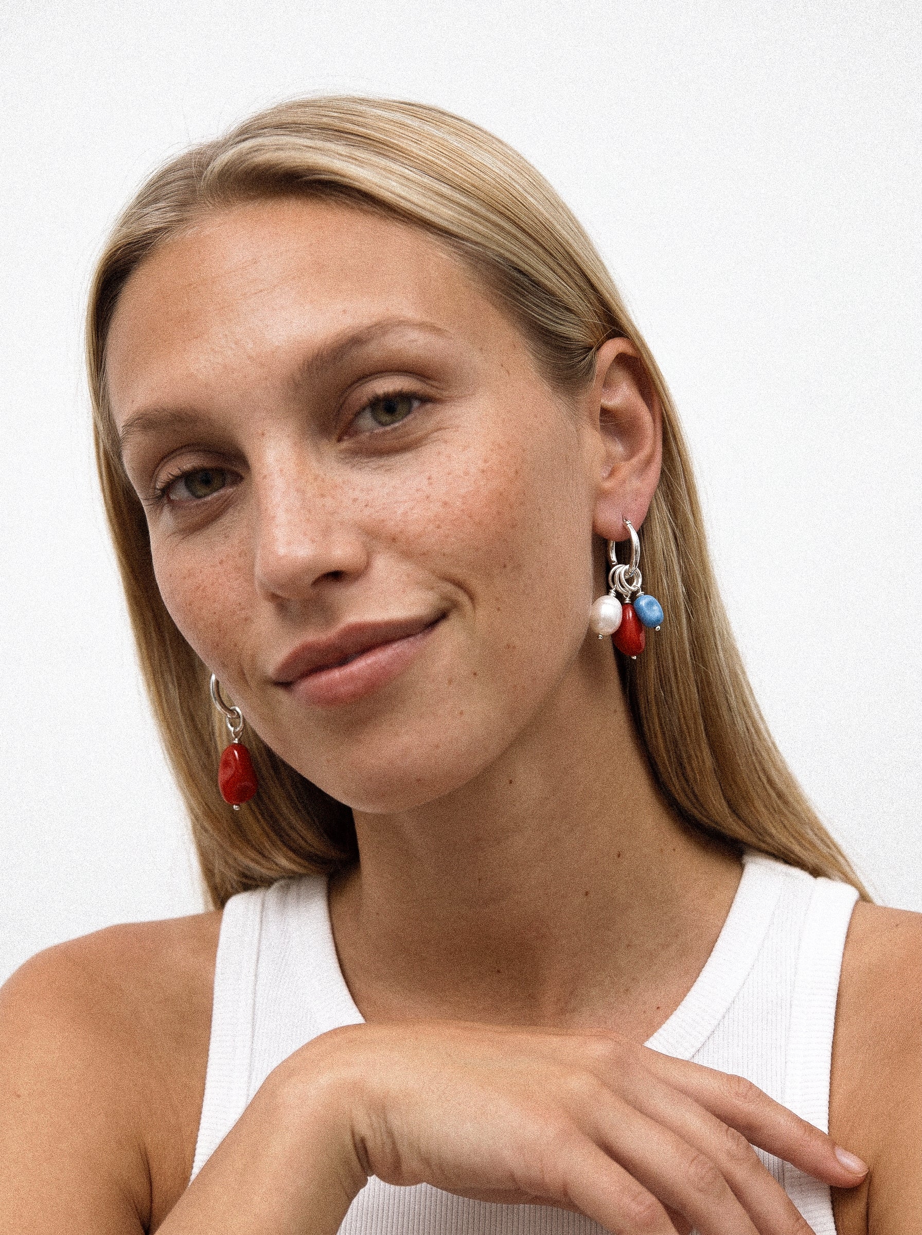 Small polished silver hoop earrings 1