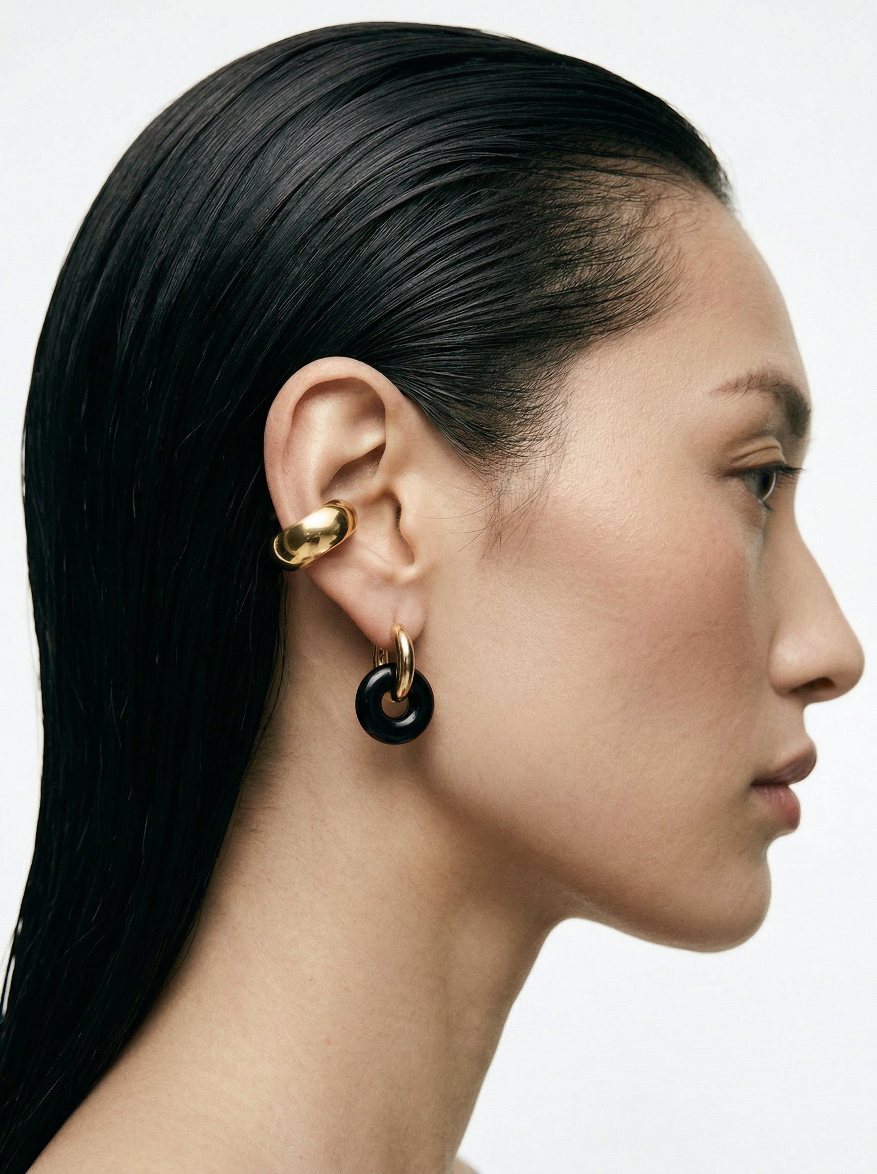 Gold-plated earrings with black agate 1