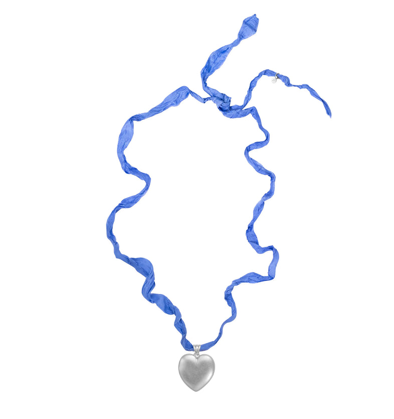  Naszyjnik ze srebrnym sercem na niebieskiej wstążce 2 