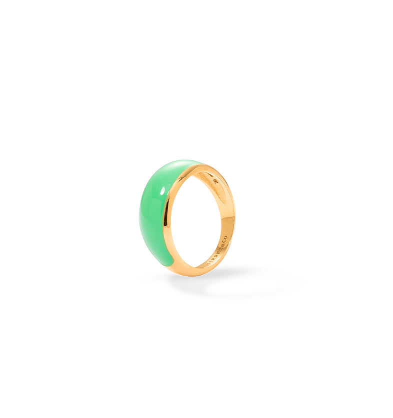  Pozłacany pierścionek z zieloną emalią  