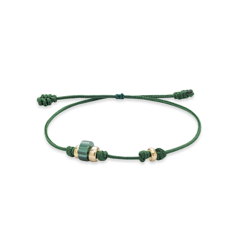  Ciemnozielona bransoletka na sznurku z malachitem i pozłacanymi detalami 