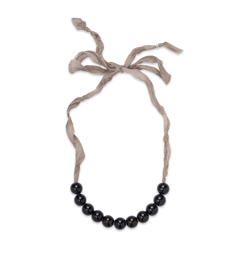  Czarne korale z żywicy na beżowej wstążce Splash Bubbles | Berries 