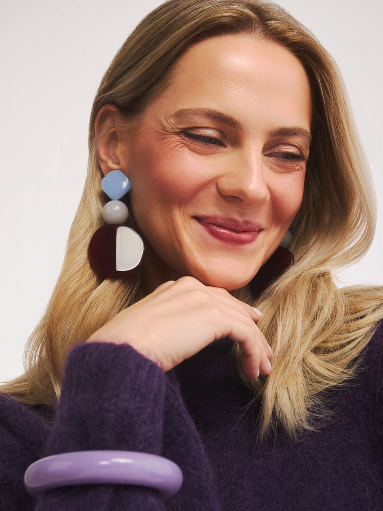  Długie kolorowe kolczyki geometryczne z żywicy Plum | Berries - set z lawendową bransoletą z żywicy 