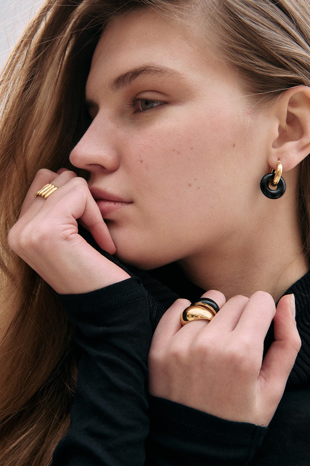 Gold-plated earrings with interchangeable stones 2