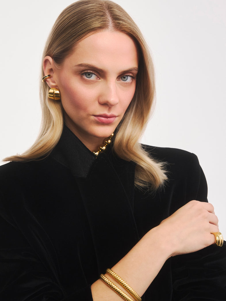  Pozłacane podwójne kolczyki dmuchane Linda z nausznicą pozłacaną z czarną emalią 