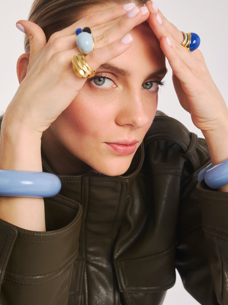  Pozłacany pierścionek Shell inspirowany muszlą z setem pozłacanych pierścionków z emalią i bransoletą z żywicy w odcieniach niebieskiego 