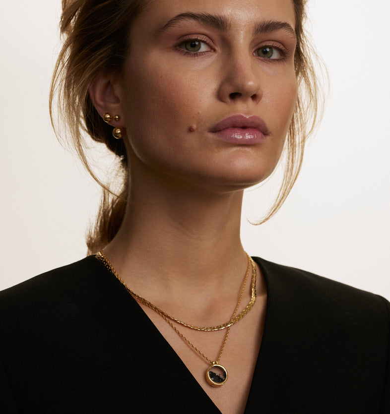 Collier plaqué or avec onyx noir et cristal de roche 3