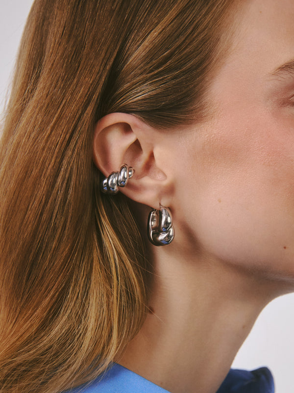 Stylizacja ze srebrnej nausznicy i kolczyków