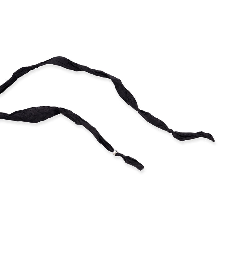  Srebrne korale z żywicy na czarnej wstążce w kolekcji Splash - zakończenie wstążki 