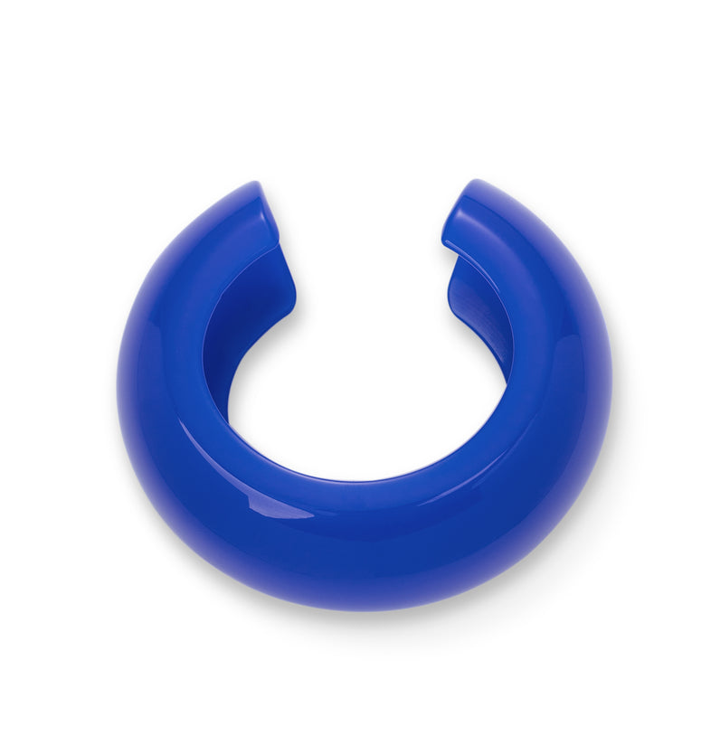  Szeroka, owalna bransoletka z kobaltowej żywicy 